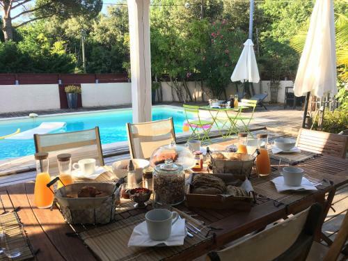 Hostal Villa Les Amarantes