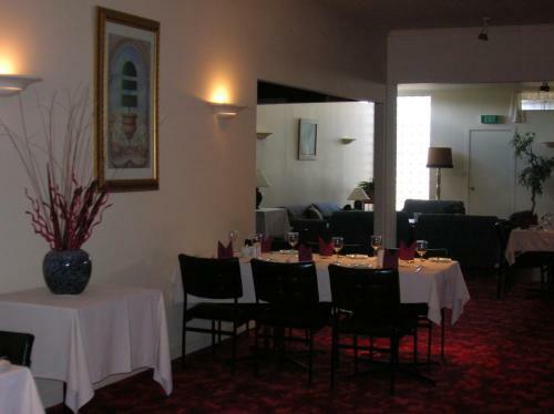 Peninsula Motor Inn