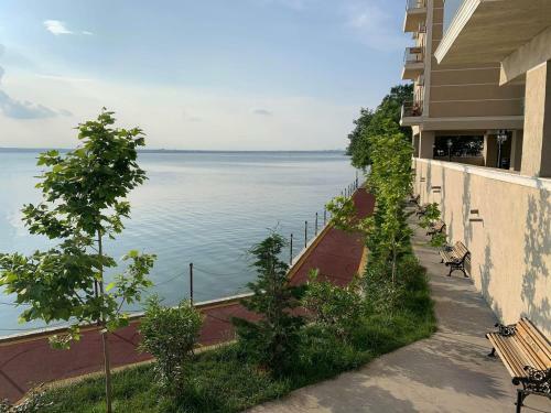 Apartment Sunset Lake View