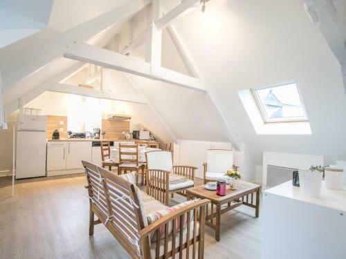 Calm And Comfortable Apartment In Bayeux