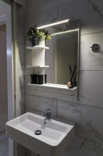Melanthi Apartment