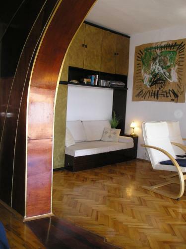 Hostal Art Apartment