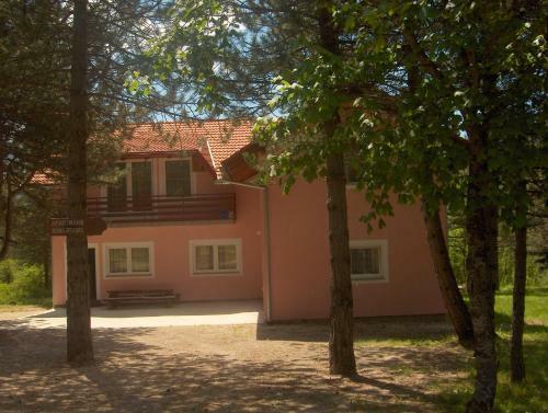 Hostal Apartments Nova Lika