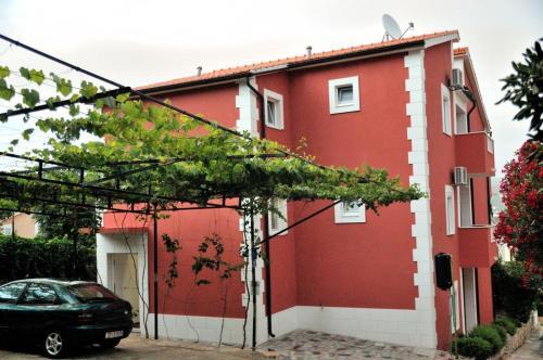 Apartments Mira