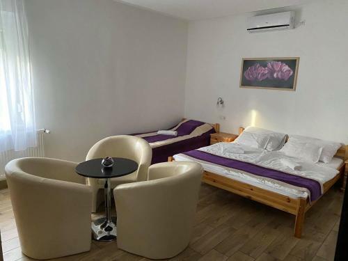 F�rjes Apartments