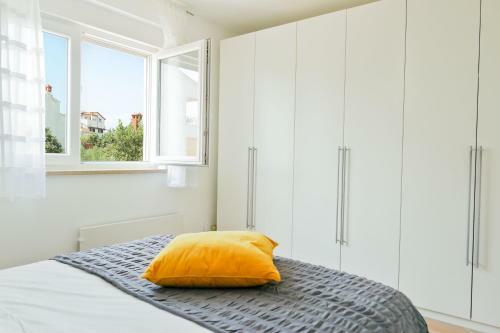 Apartment White