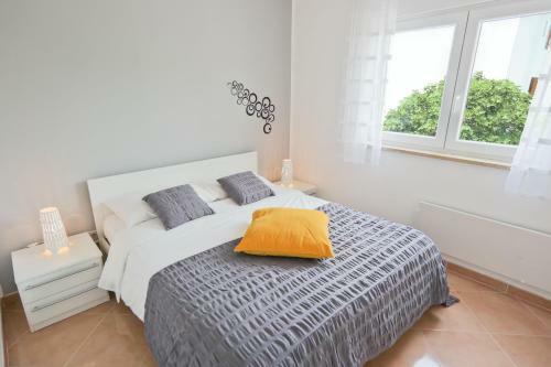Apartment White