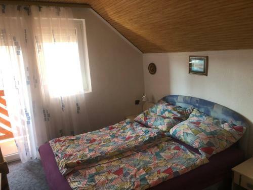 Laza Guesthouse Zamardi
