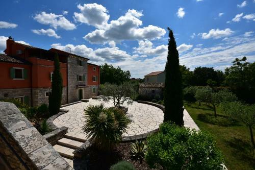 Hotel Residence Borgo San Nicol�