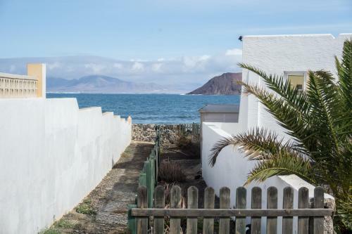 Charming Villa By The Sea With Private Pool Corralejo