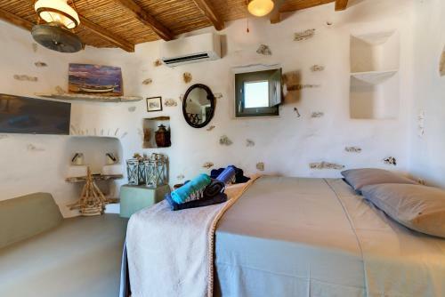 Eleonas Paros Villas, Near Lolantonis Beach
