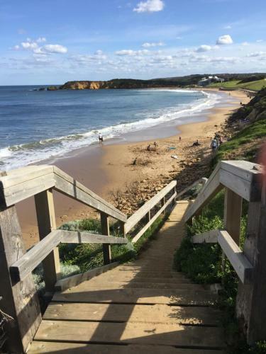 Max's Beachside Holiday Home