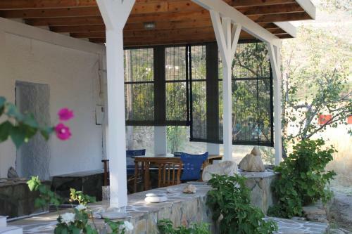 Ios Traditional Summer House