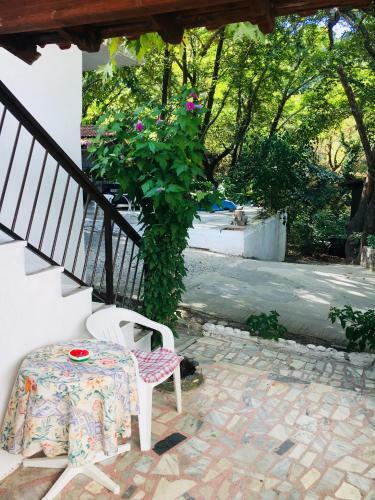 Hostal Avra Apartments