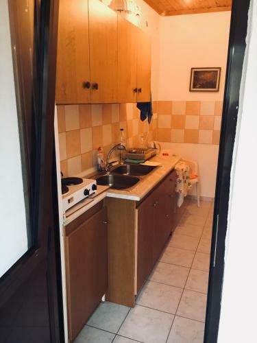 Hostal Avra Apartments