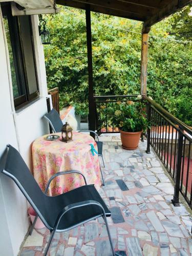 Hostal Avra Apartments