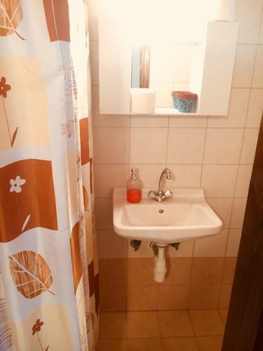 Hostal Avra Apartments