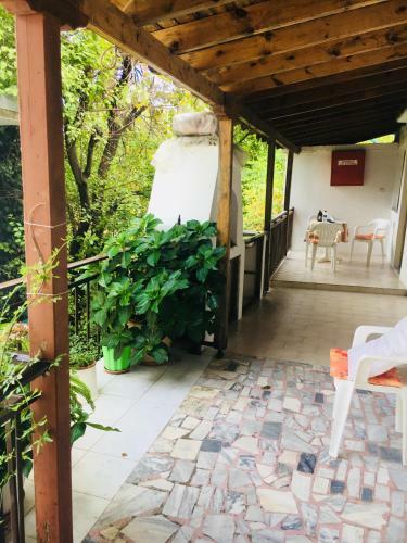 Hostal Avra Apartments
