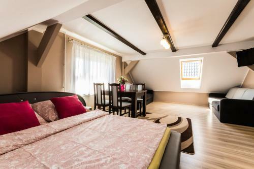 Cavilla - Pokoje I Apartamenty
