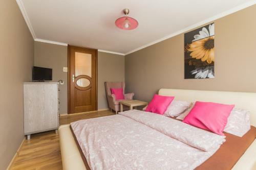 Cavilla - Pokoje I Apartamenty