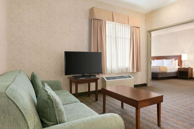 Hotel Days Inn Ottawa Airport