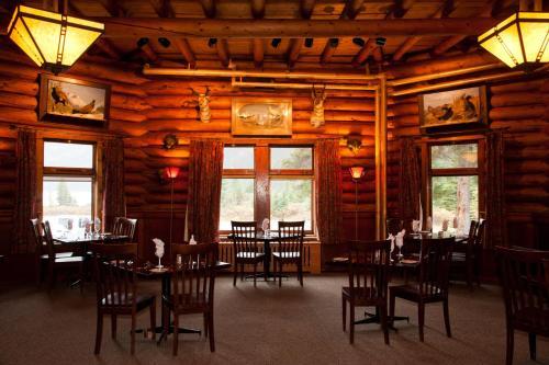 Hotel Num-ti-jah Lodge