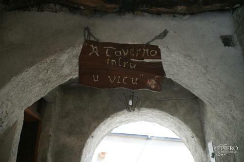 Bed & Breakfast A Taverna Intru U Vicu