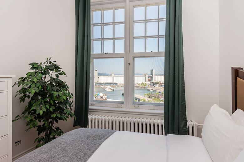 Hotel Manoir Des Remparts
