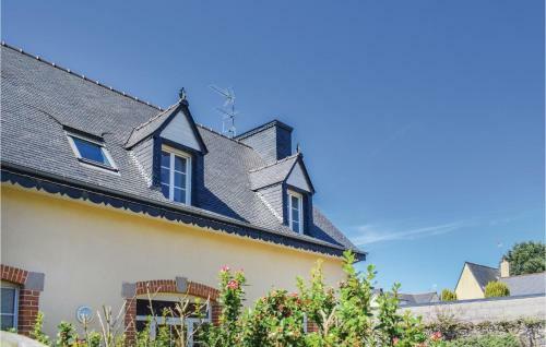 Two-bedroom Apartment In Treguier