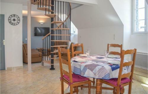 Two-bedroom Apartment In Treguier