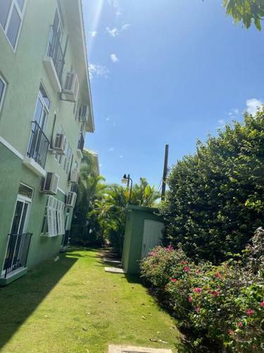 Apartamento The Glass Loft At Ei8ht 2 Minutes To Devon House
