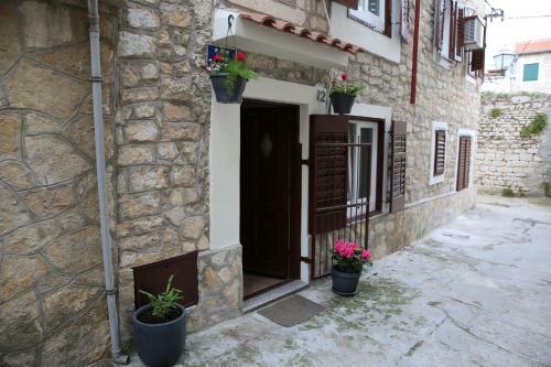 Apartments Stonehouse