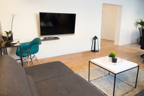 Modern Mediterranean Apartment