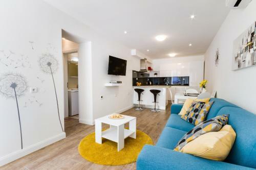 Modern Mediterranean Apartment