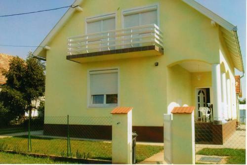 N�ra Apartman