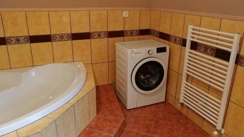 Lelle Central Grand Apartman