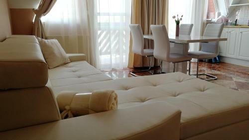 Lelle Central Grand Apartman