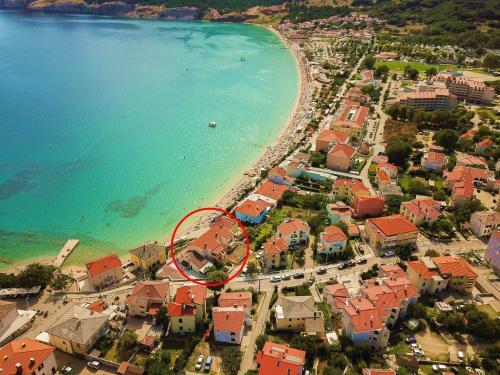 Apartment By The Sea