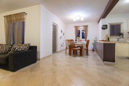 Villa House Paola