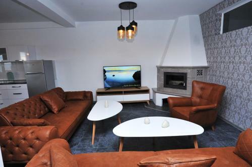 Lagadin Lakeview Apartment