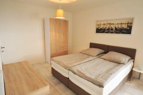 Lagadin Lakeview Apartment