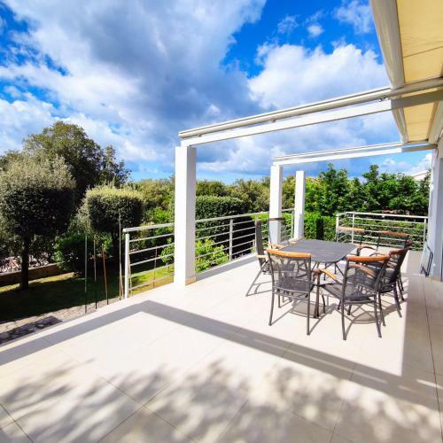 Villa Seaside House Puntaskala