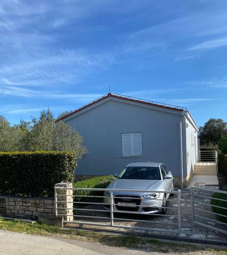 Villa Seaside House Puntaskala