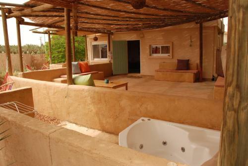 Lodge Muchnik Farm- Desert Bar
