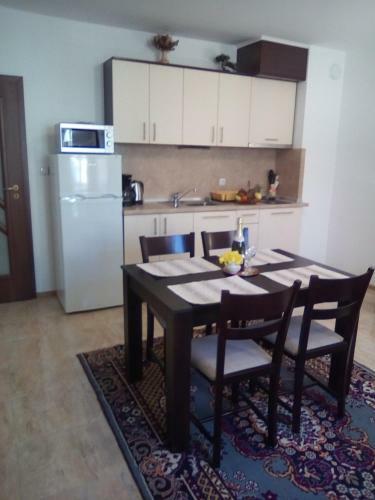 Geniko Apartments