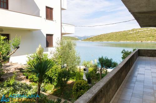 Apartments Adrialuka