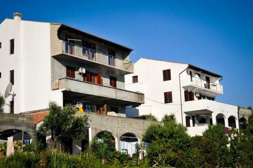 Apartments Adrialuka