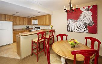 Hotel Inn & Suites At Riverwalk
