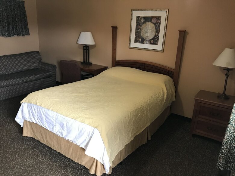 Motel Olde Court Inn