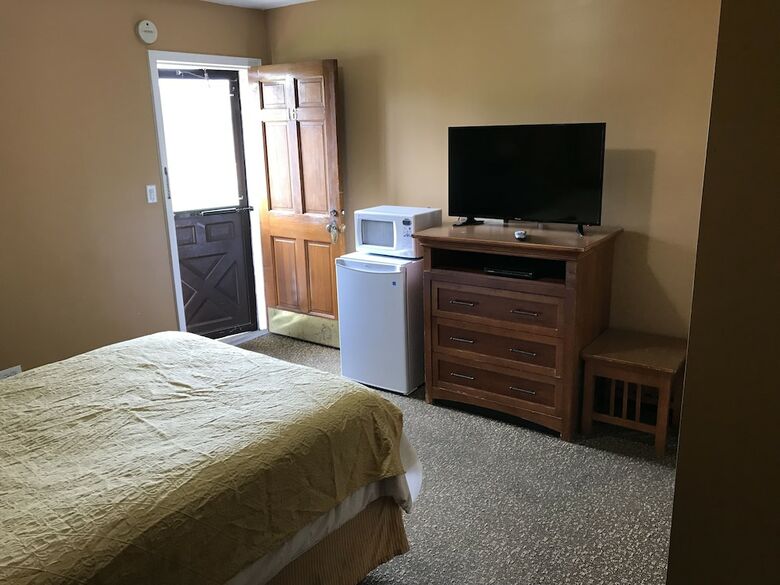Motel Olde Court Inn